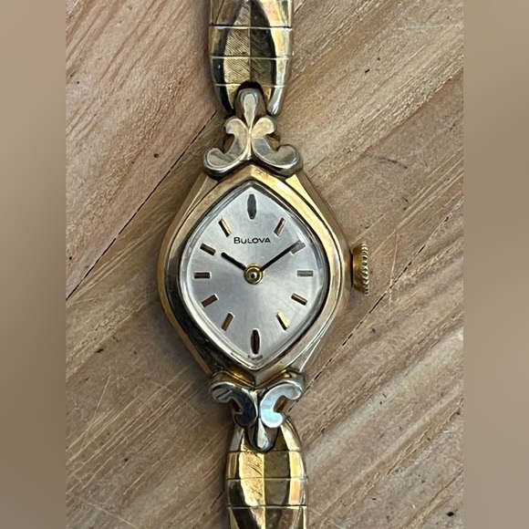 Bulova Ladies Watch Vintage Mechanical Winding Two Tone Bracelet Silver Dial - Picture 1 of 11
